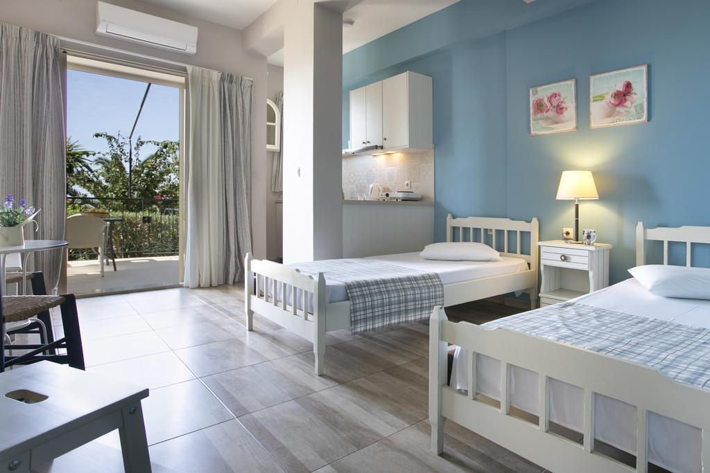 Irilena Studios And Apartments Lassi  Chambre photo