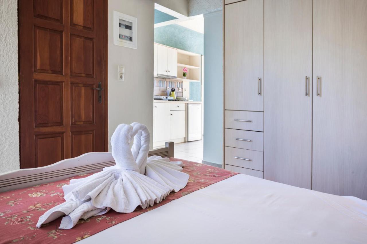 Irilena Studios And Apartments Lassi  Chambre photo